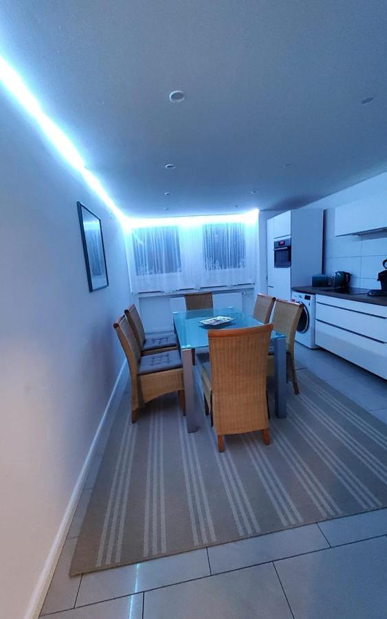 3 Zimmer Wohnung - Keine Party Wohnung ! 6 Personen Дюссельдорф Экстерьер фото